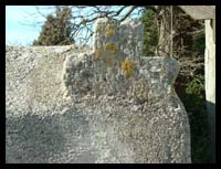 Une croix au cimetière du Bézu